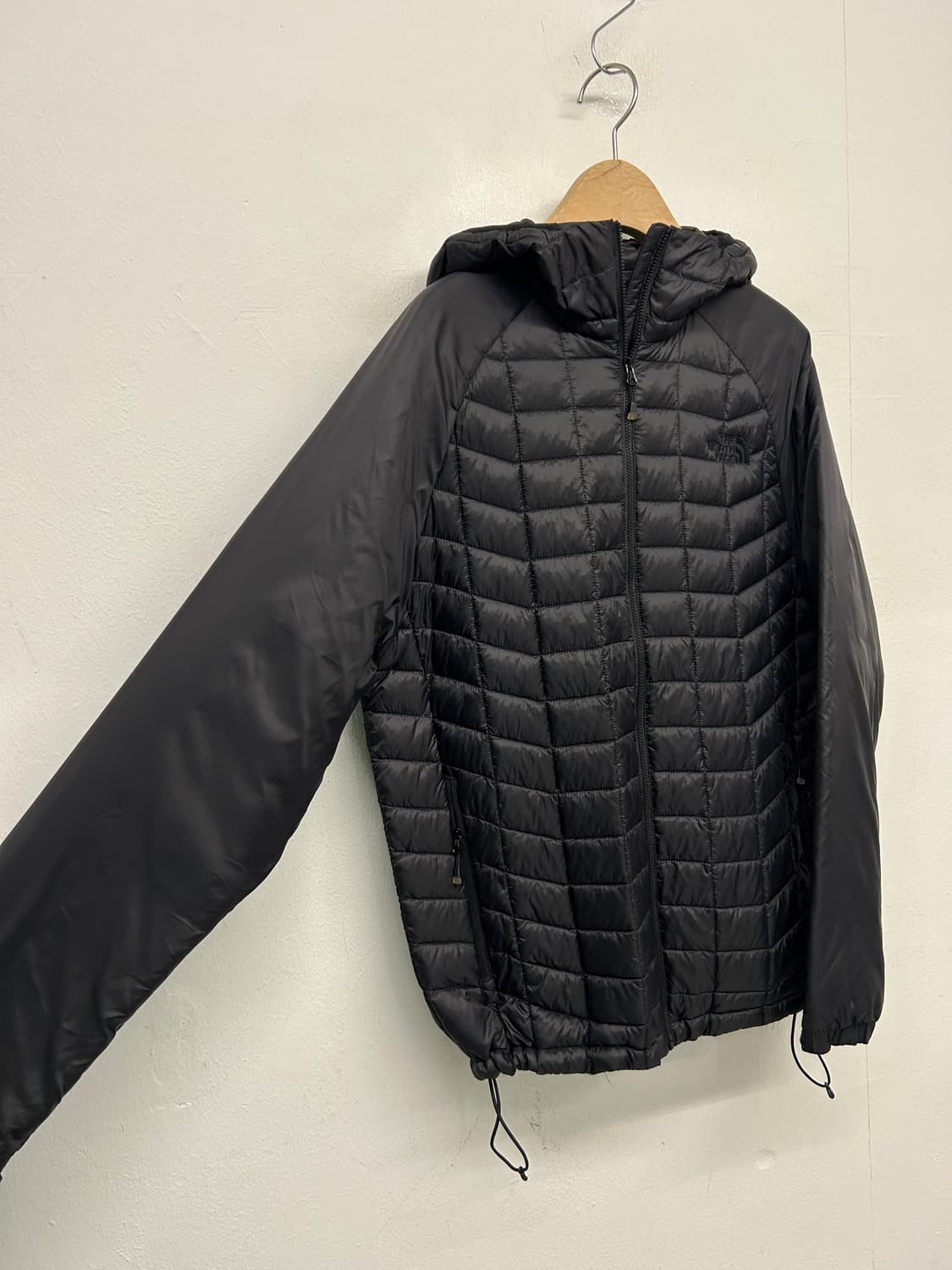 노스페이스 티볼 브이모션 하이브리드 후디 경량패딩 상품이미지2