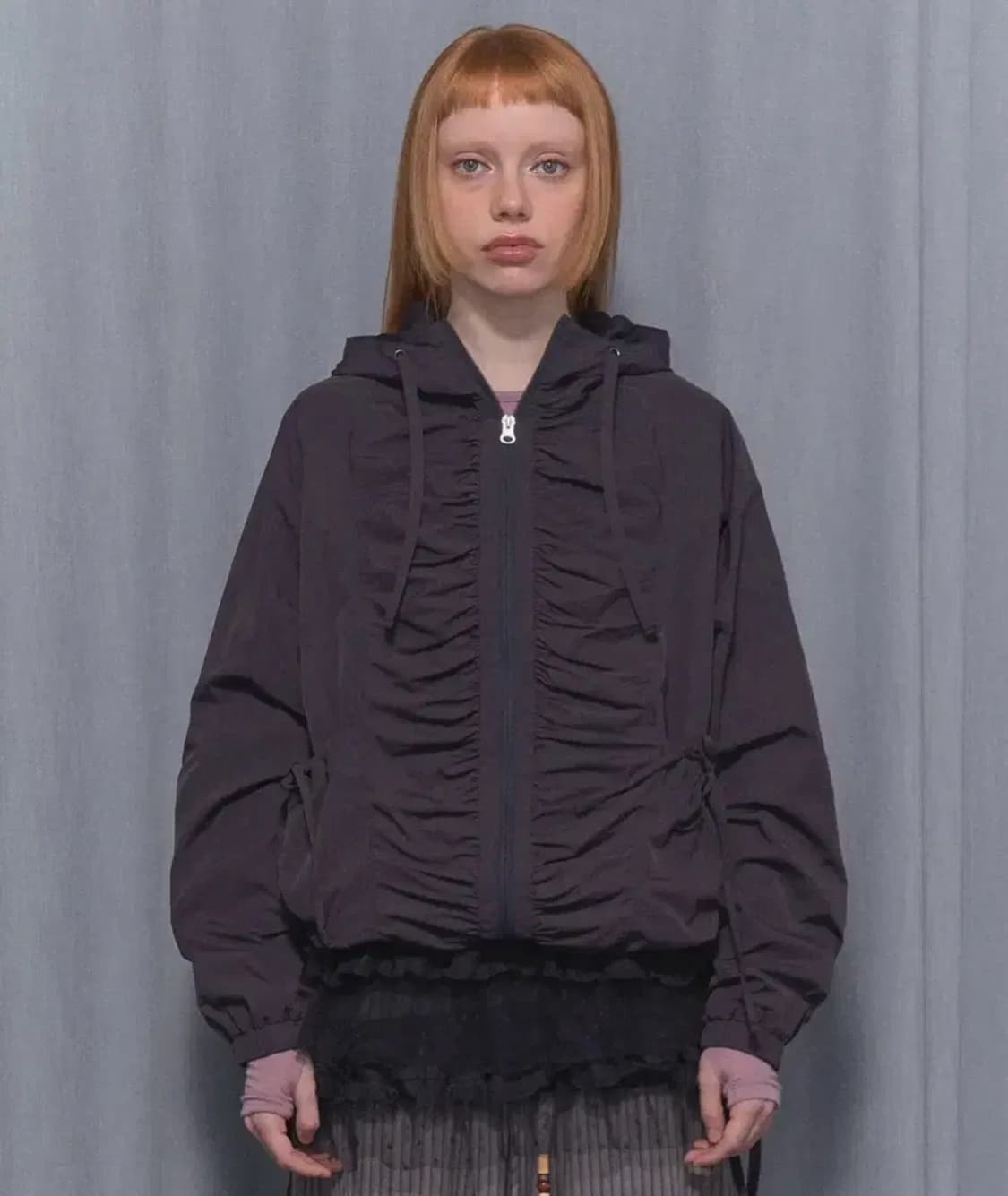 팬시클럽 리본 셔링 윈드브레이커 차콜 상품이미지1