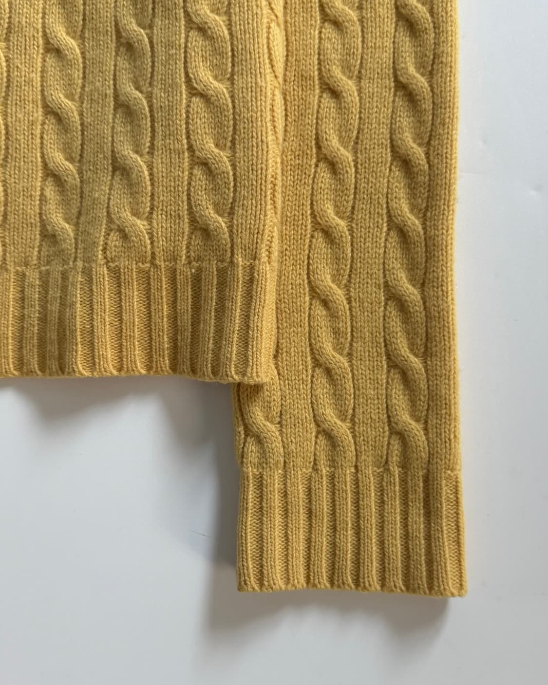 Polo 랄프로렌 옐로우컬러 울캐시미어 케이블 니트 상품이미지3