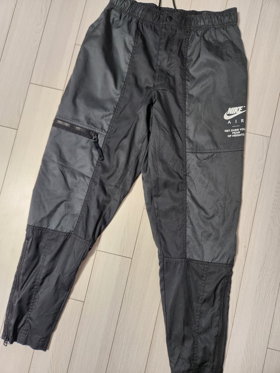 나이키 에어 우븐 라인드 팬츠 DD6453-010 사이즈s

세탁으로 인 상품이미지1