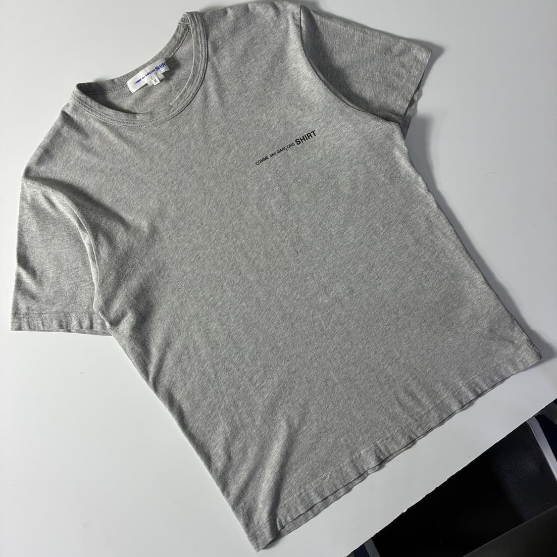 Comme des garsons  꼼데가르송 셔츠 미니로고 그레이 반팔  상품이미지2