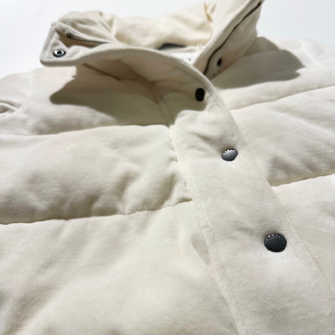 DKNY 백로고 푸퍼 패딩  상품이미지7