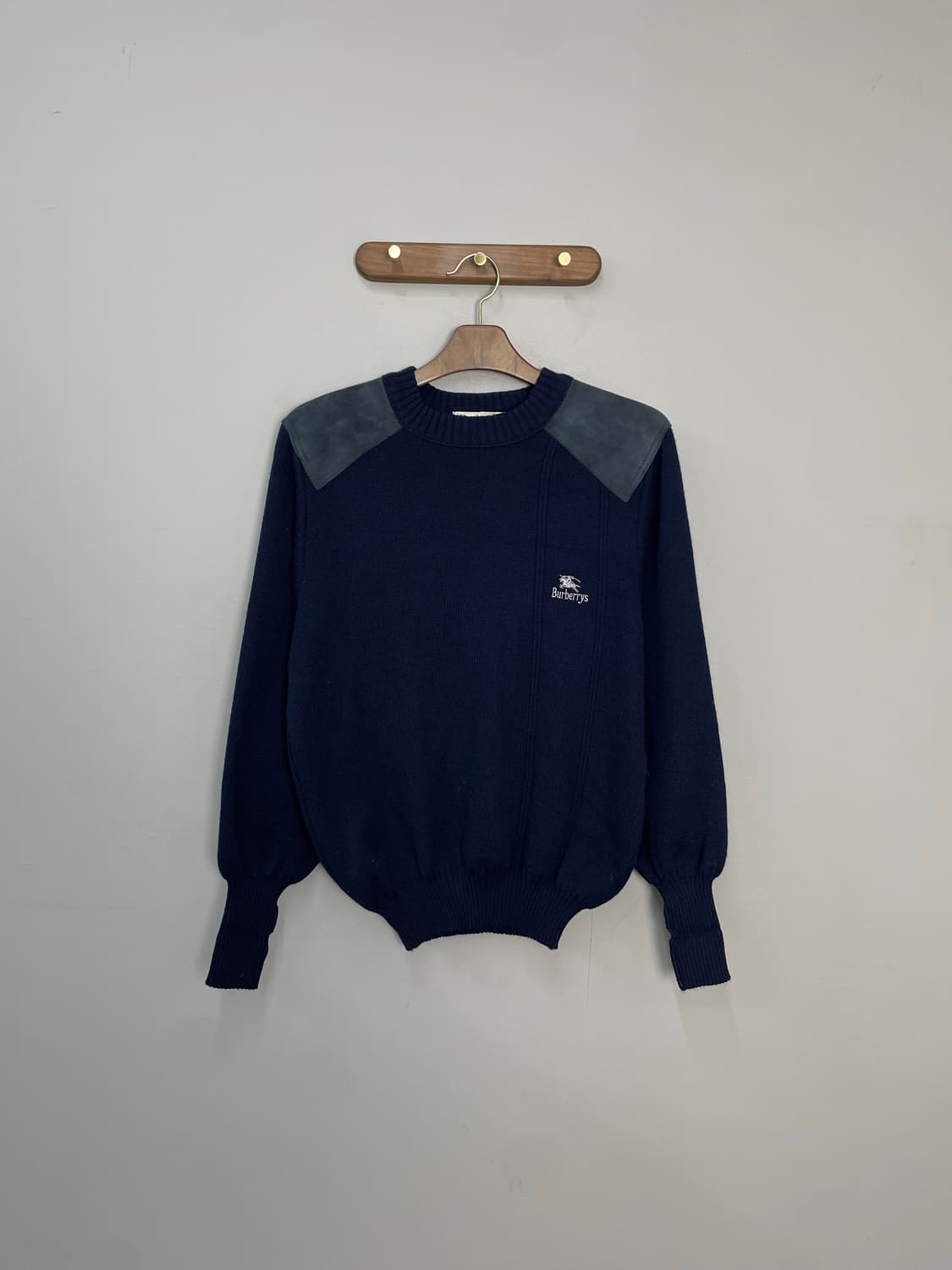 버버리 코만도 네이비 라운드 니트 H2134 상품이미지2