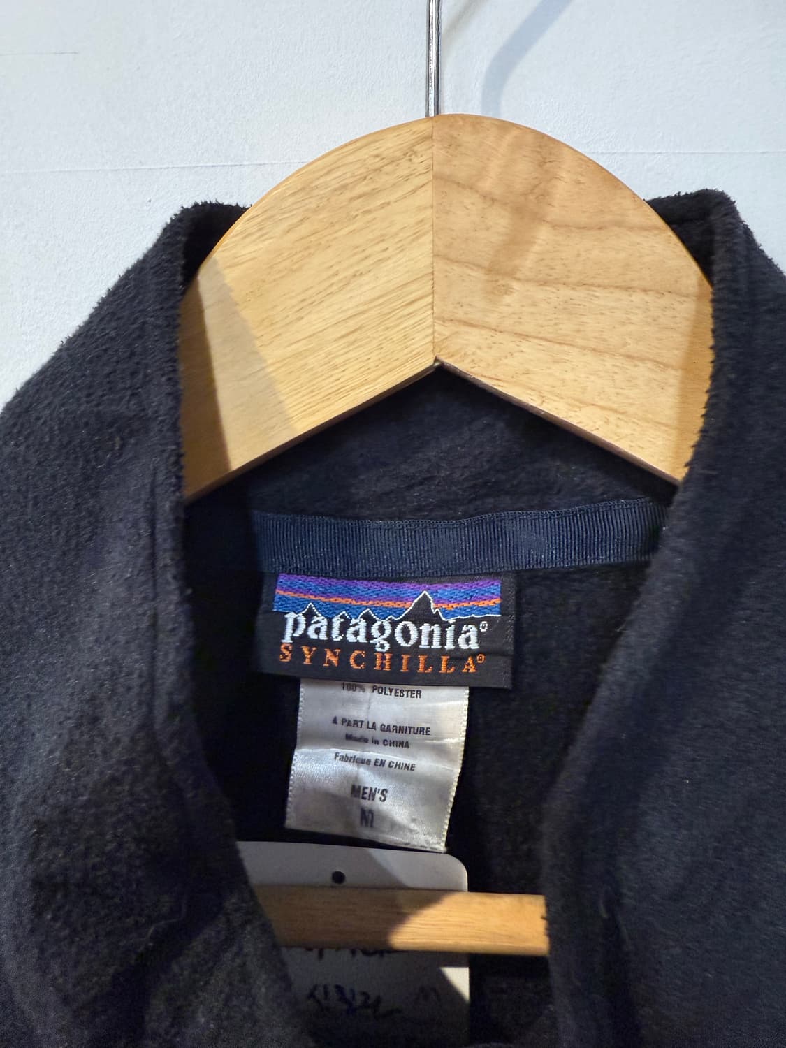 파타고니아 신칠라 블랙 플리스 집업 상품이미지3