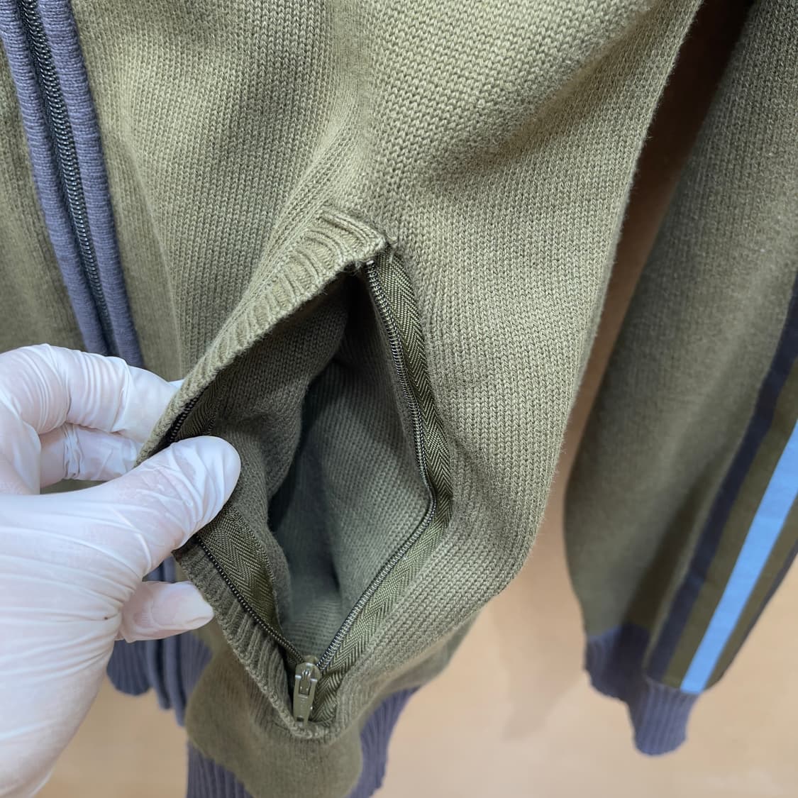 아디다스 트레포일 카키 브라운 니트집업 상품이미지6