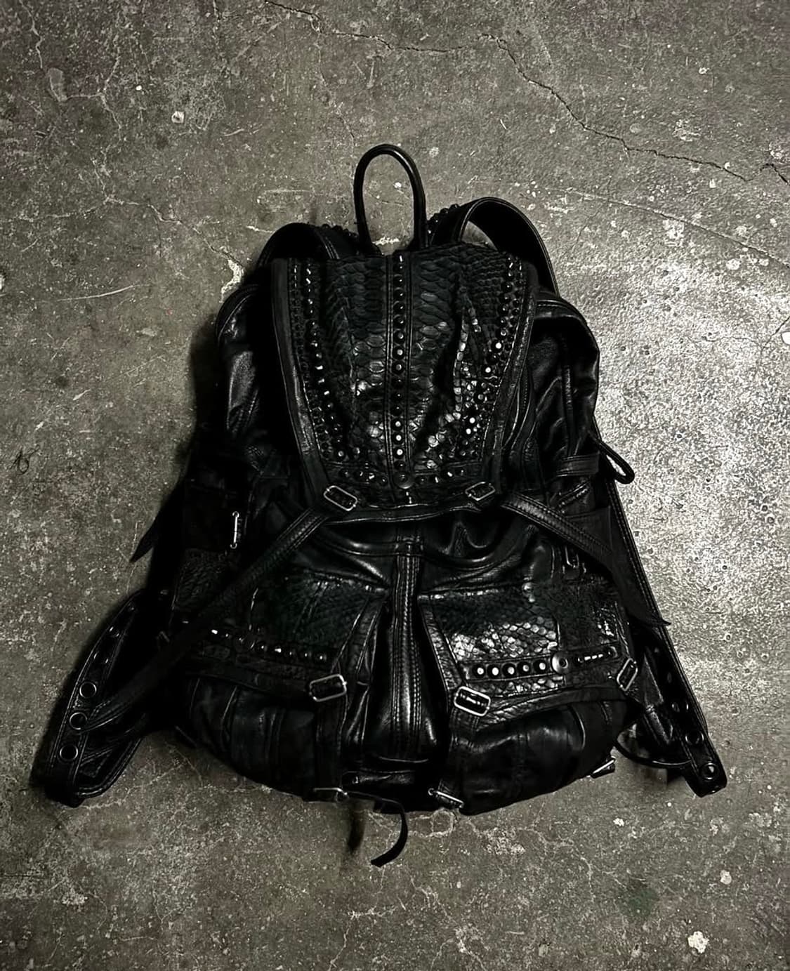 Kmrii Python leather bagpack🐍 상품이미지2