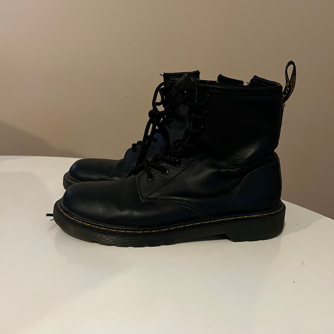 닥터마틴 1460 8홀 부츠 상품이미지2