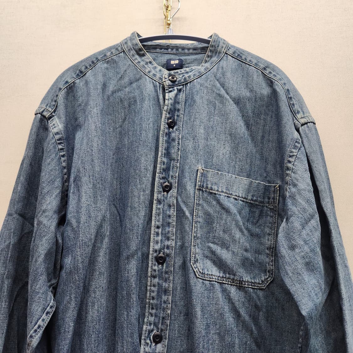 유니클로 원포켓 헨리넥 데님 셔츠 M(L) 상품이미지2