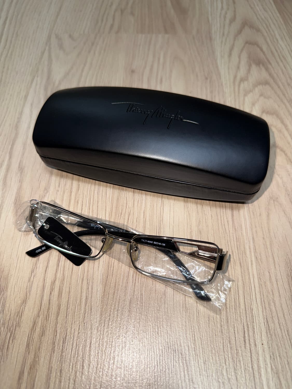 Mugler 뮈글러 실버 스퀘어 긱시크 안경 상품이미지3