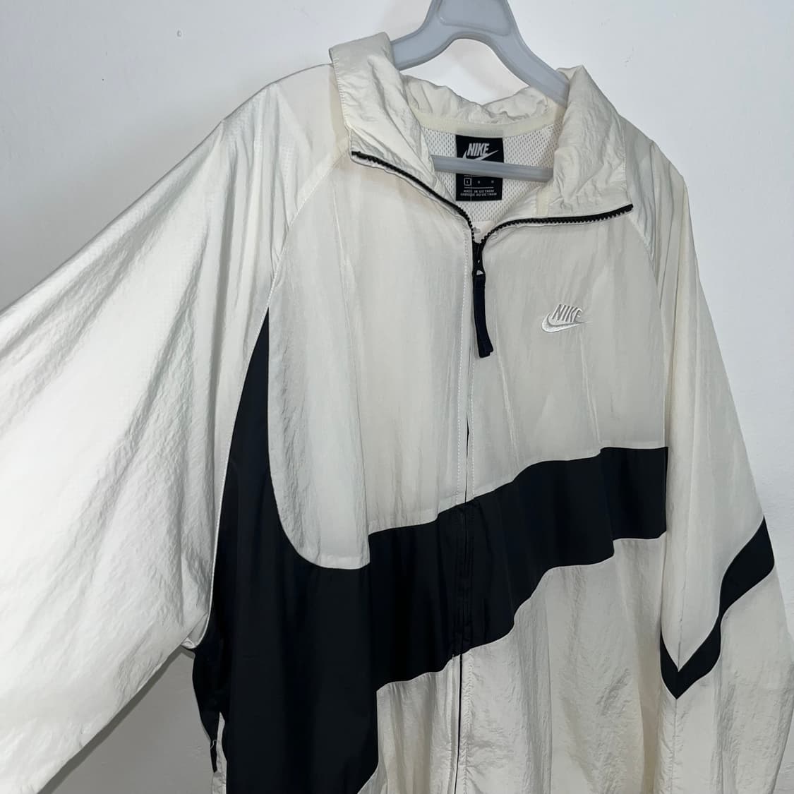 Nike big swoosh windbreaker 상품이미지5