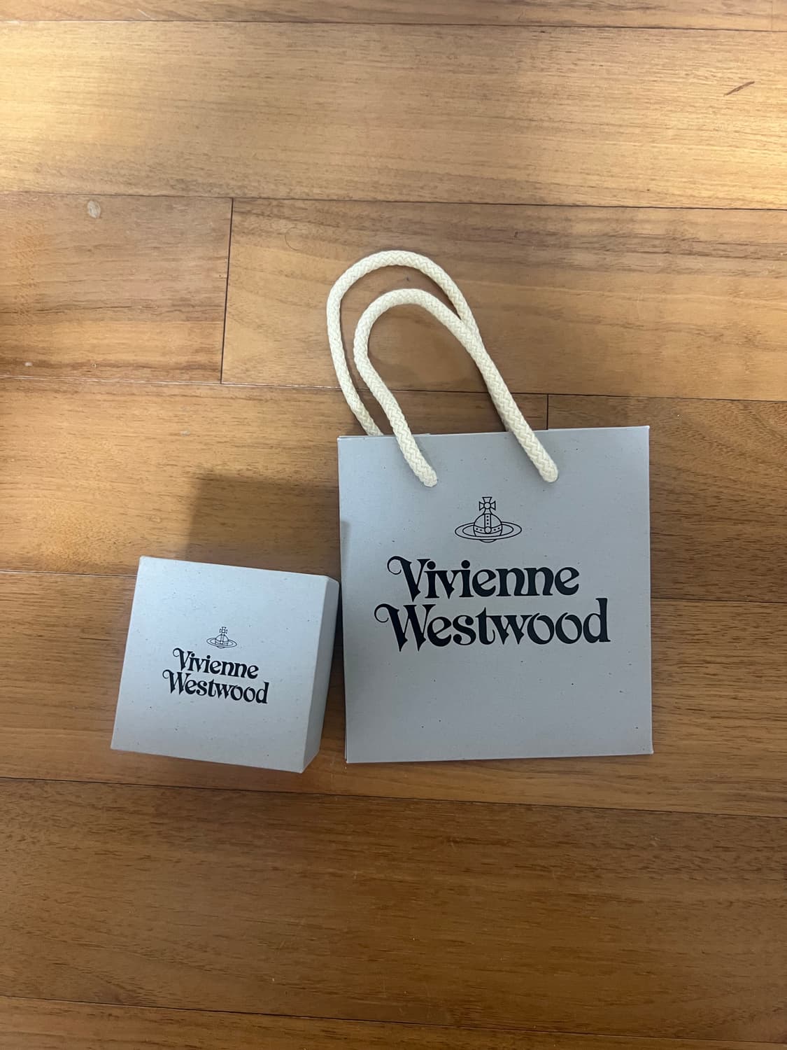 비비안웨스트우드 옥타비에 리본 목걸이 라이트 블루 925실버 상품이미지1