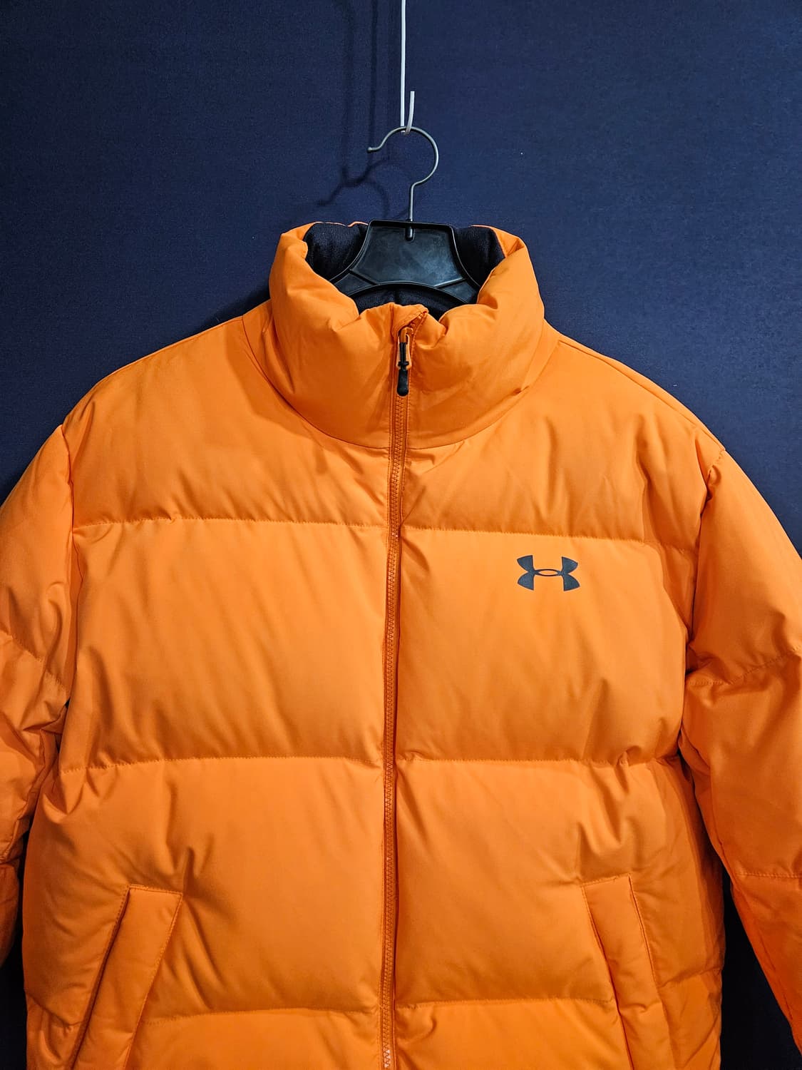 언더아머 오렌지 남성 세미오버핏 100 덕다운 패딩  상품이미지7