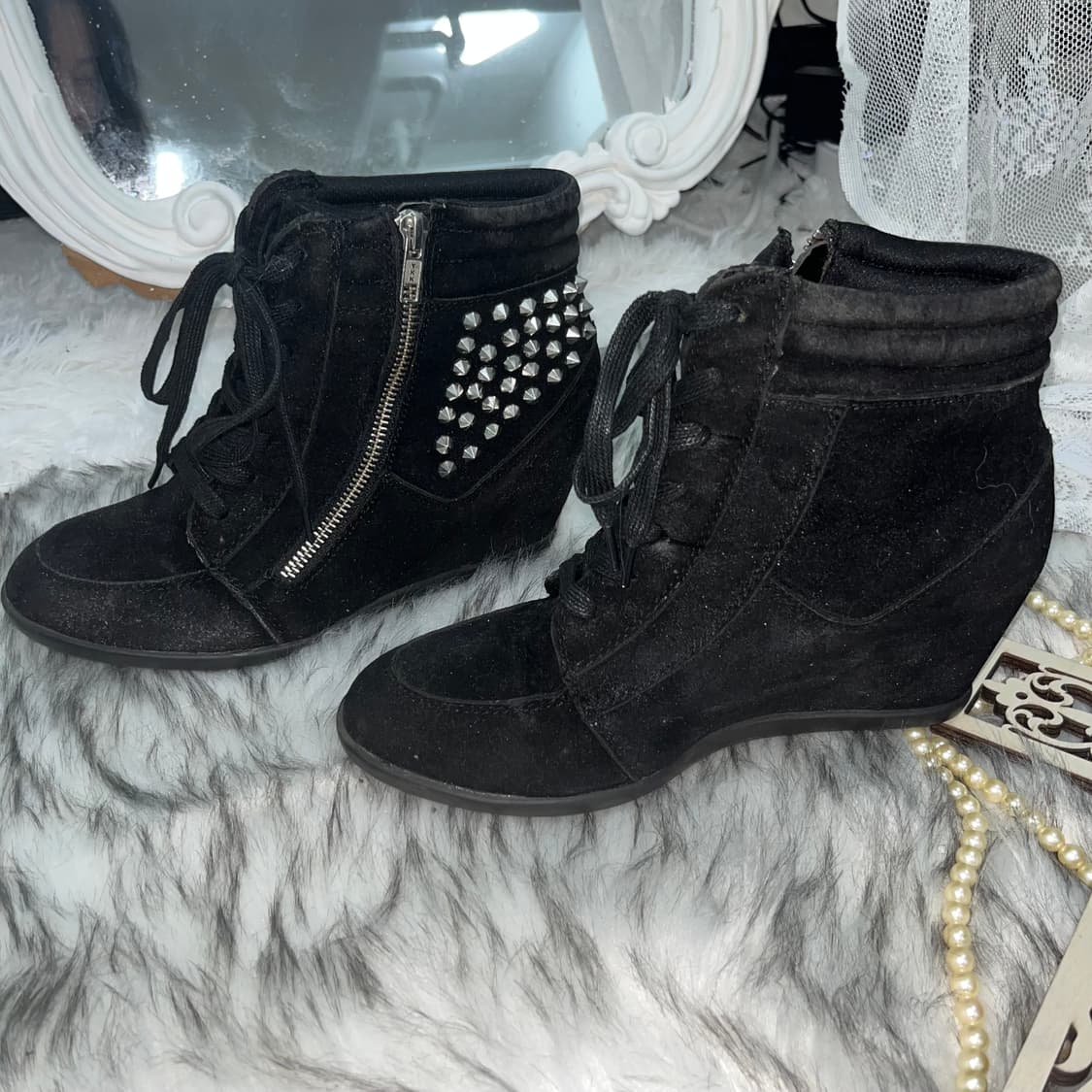 빈티지 스터드 웨지힐 스니커즈 상품이미지3