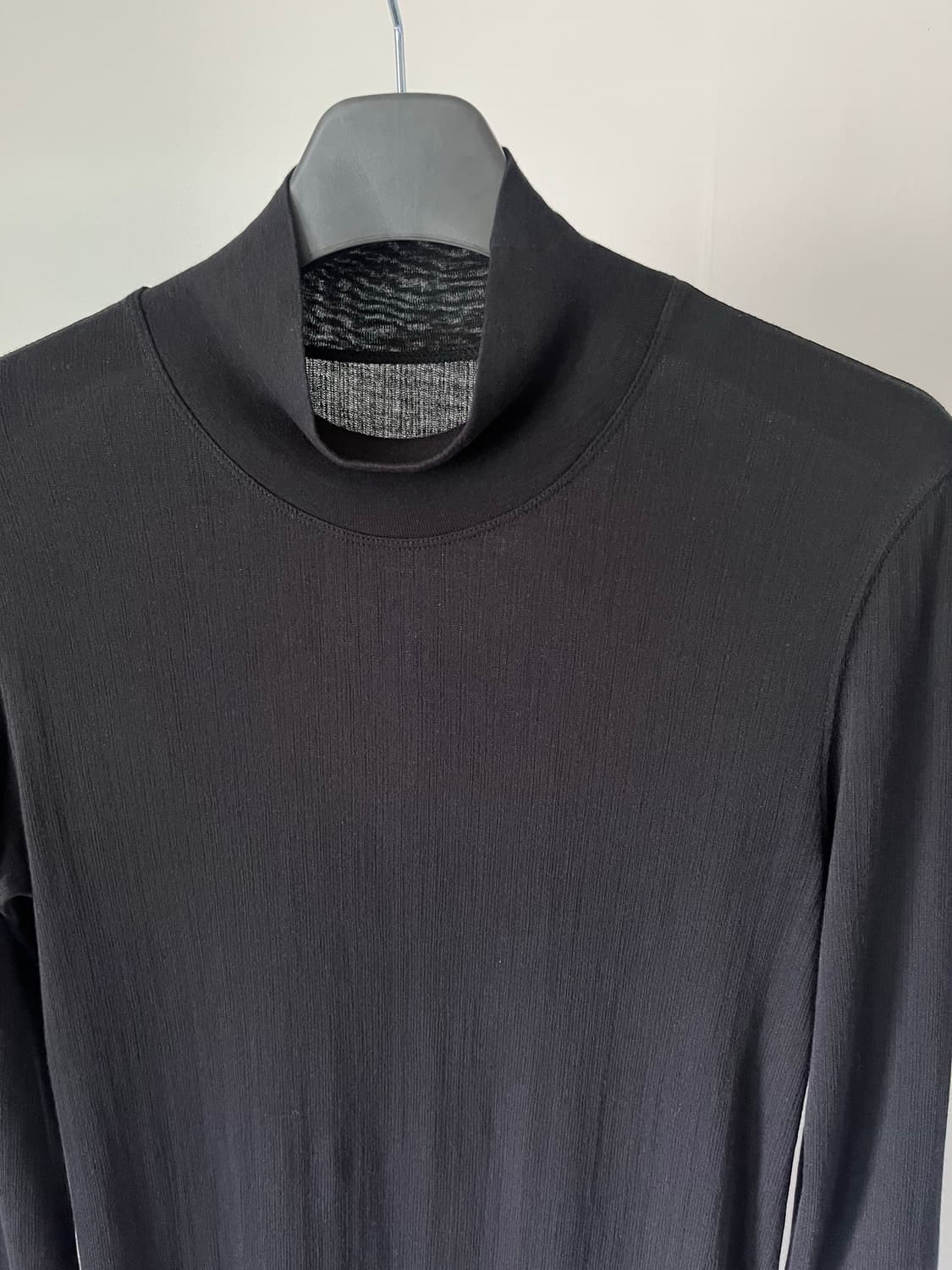 JULIUS FW20 “[ DUKKHA; ]” MOCK NECK 상품이미지5