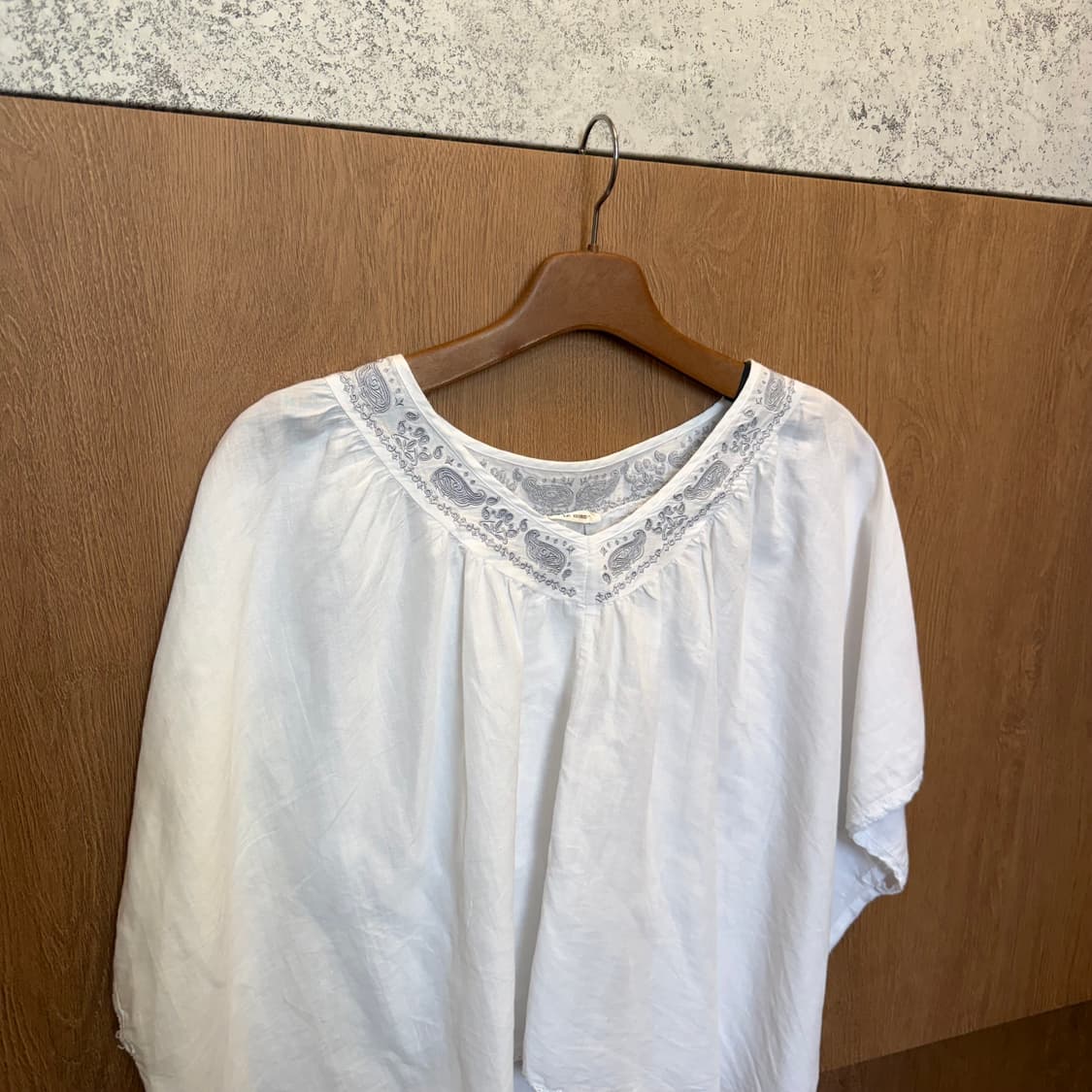 빈티지 블라우스 페이즐리 자수 넥라인 디테일 루즈핏 아이보리 상품이미지3