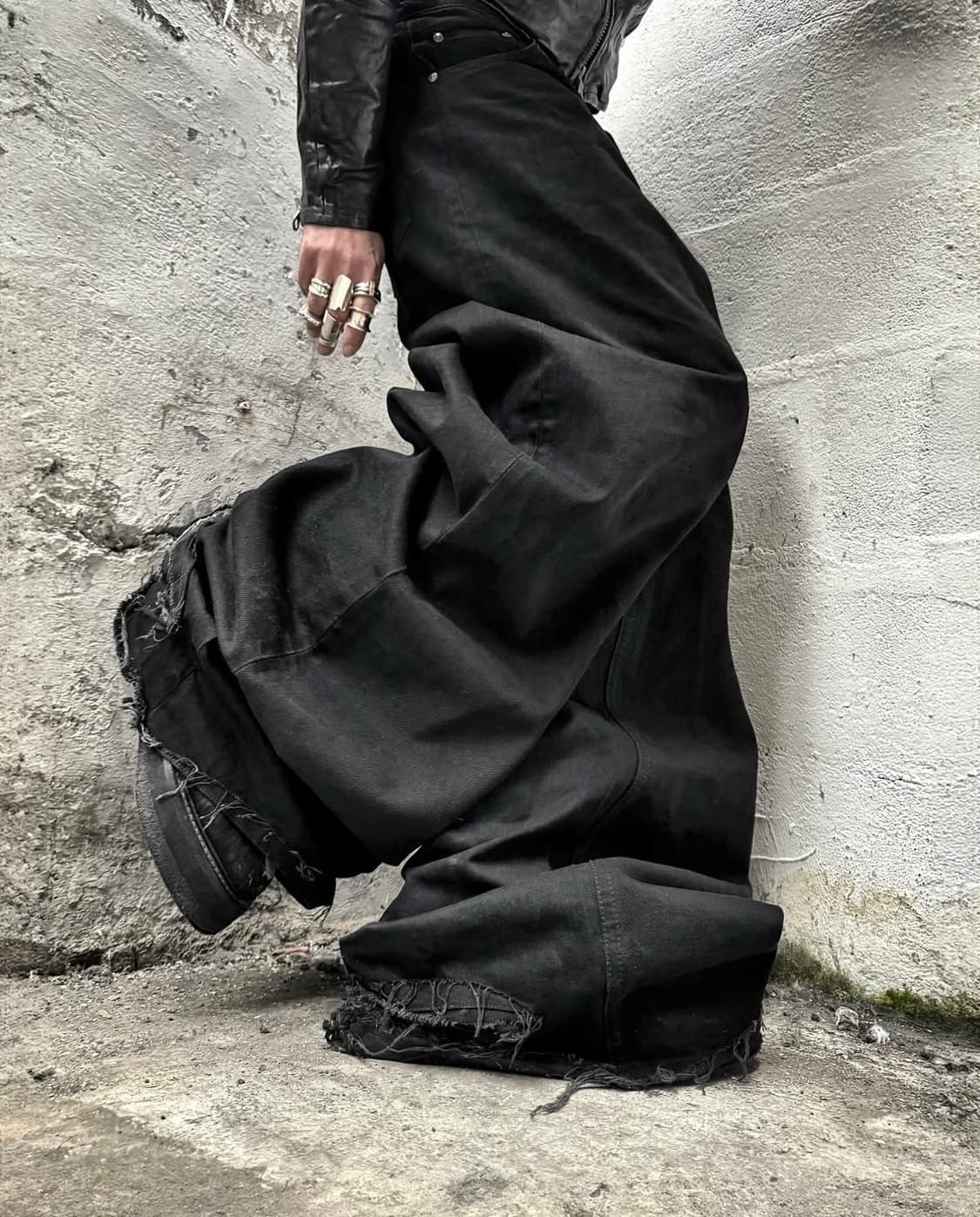 PARADOXE BIG BAGGY BLACK DENIM 상품이미지1