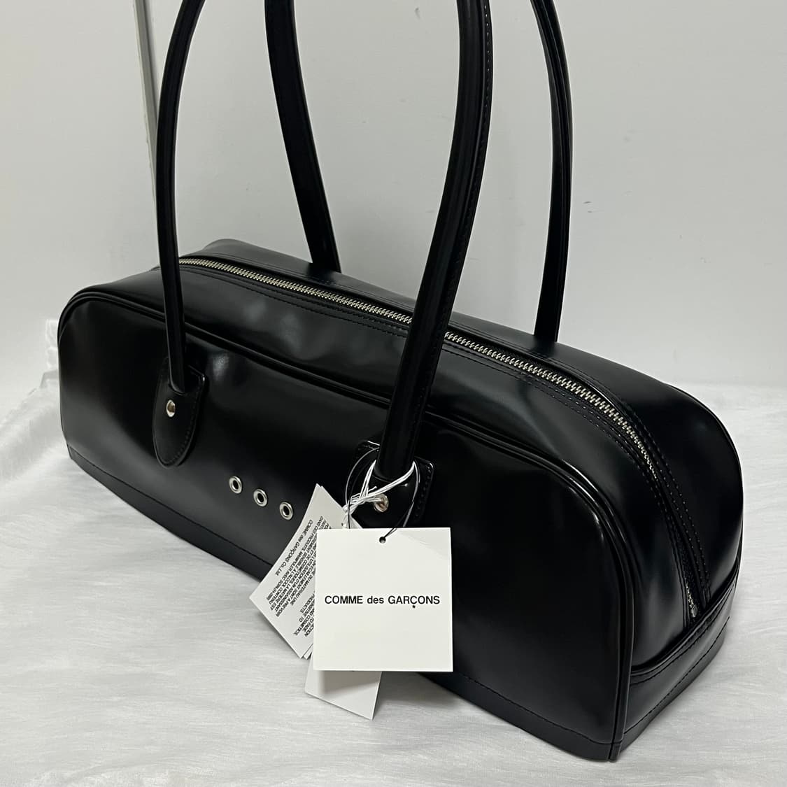 꼼데가르송 26ss 아일렛 롱 핸들백 미디움/블랙 상품이미지2