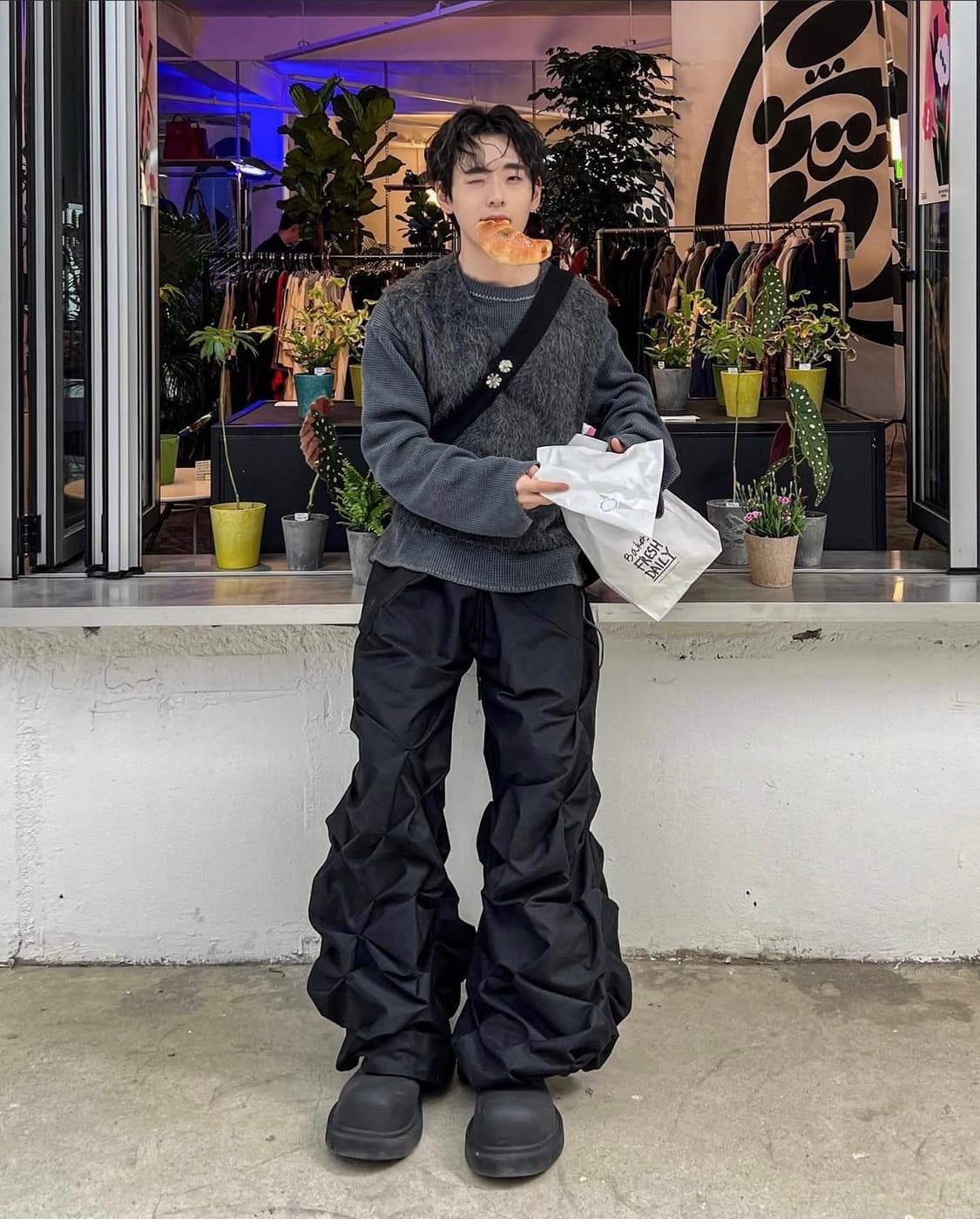 다미니다미니 DAMINIDAMINI 핀턱 와이드 팬츠 블랙  상품이미지1