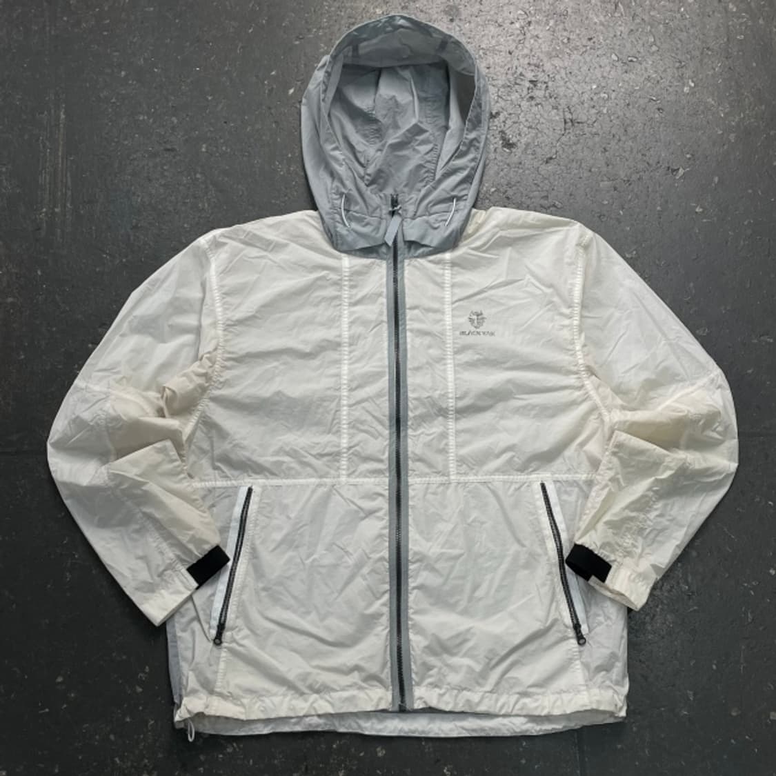 100 블랙야크 경량 바람막이  상품이미지1