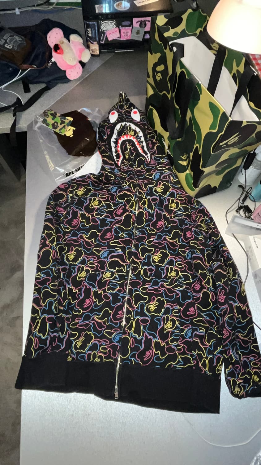 베이프 BAPE NEON CAMO SHARK FULL ZIP HOODIE 상품이미지8