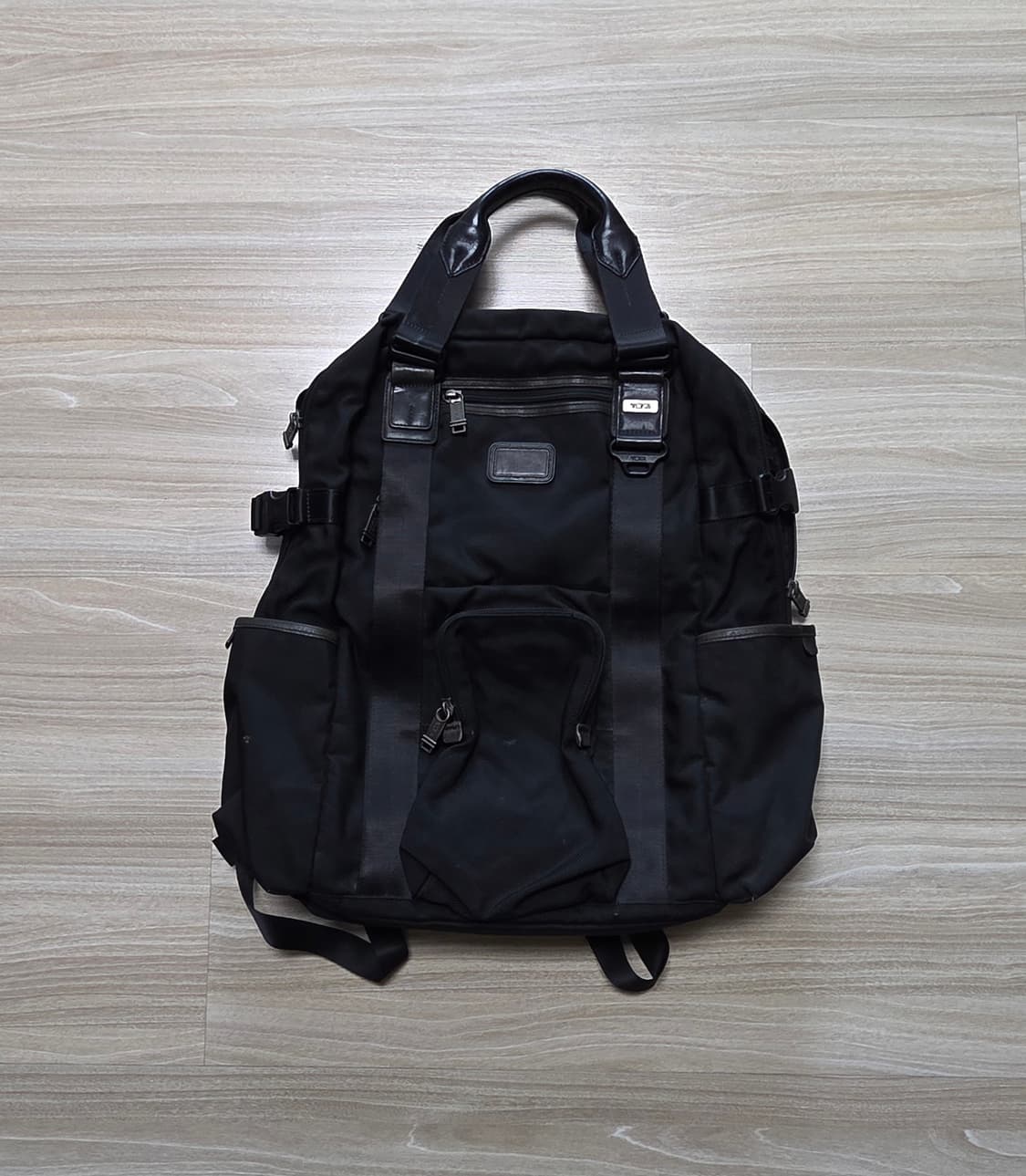 투미 르준 올 블랙 백팩 상품이미지1