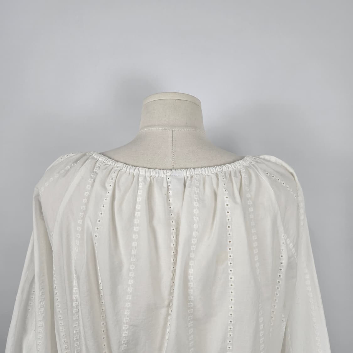 0182 유니클로 화이트 펀칭 블라우스 7부XL 상품이미지5