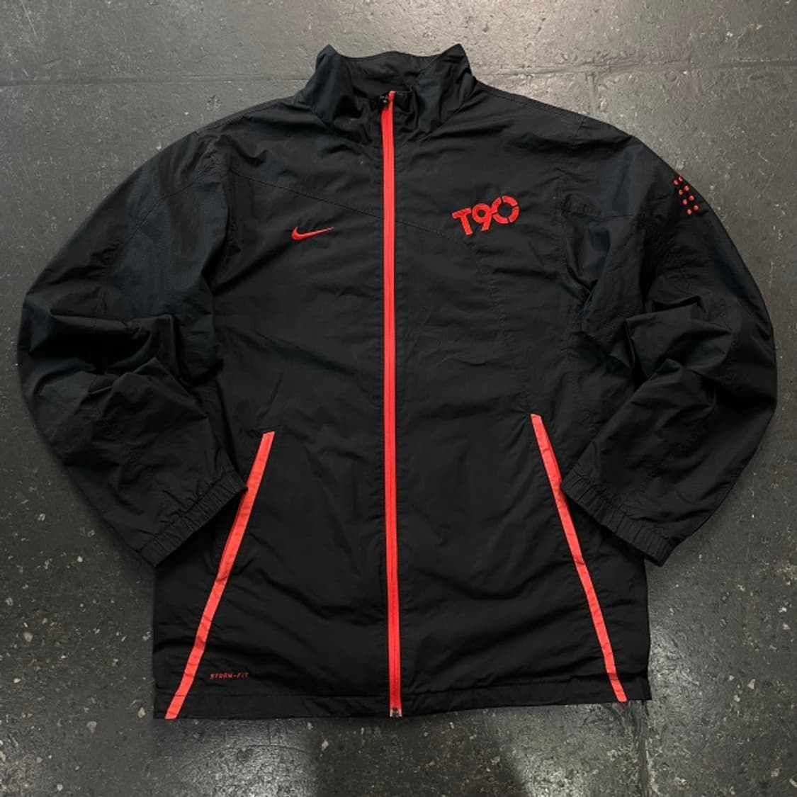 105 나이키 스톰핏 토탈90 바람막이 상품이미지1