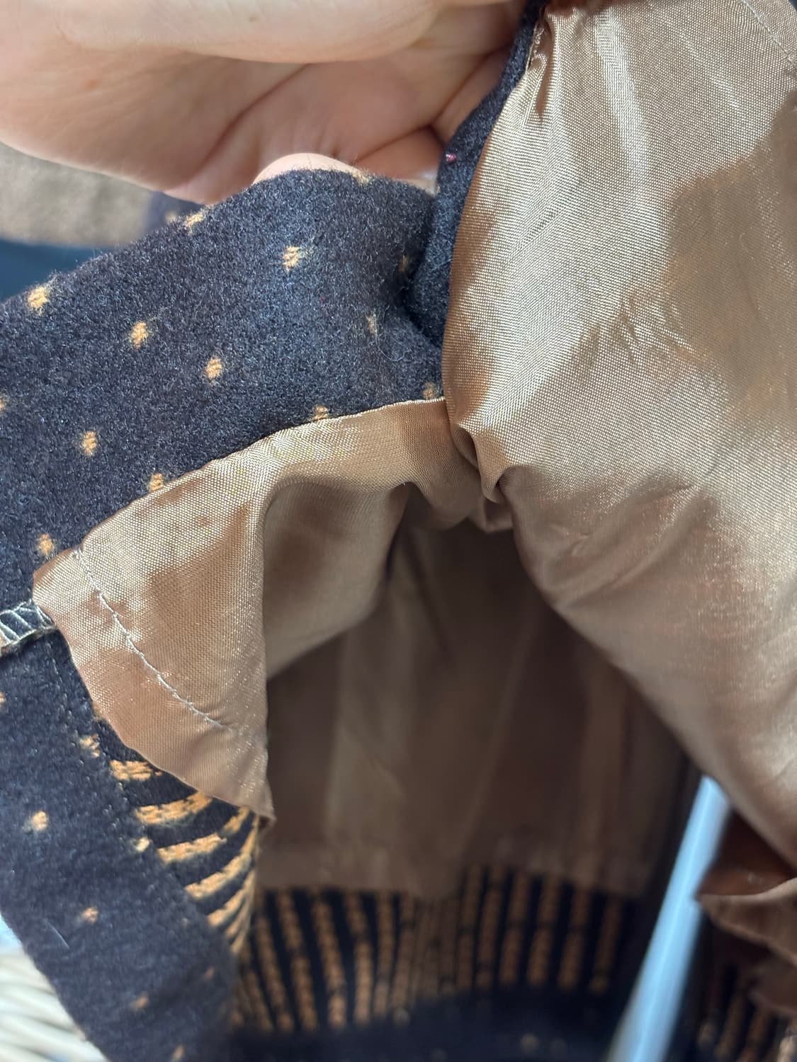 새제품ㅡ 도트무늬 언발란스 넥라인 원피스 s사이즈 상품이미지7