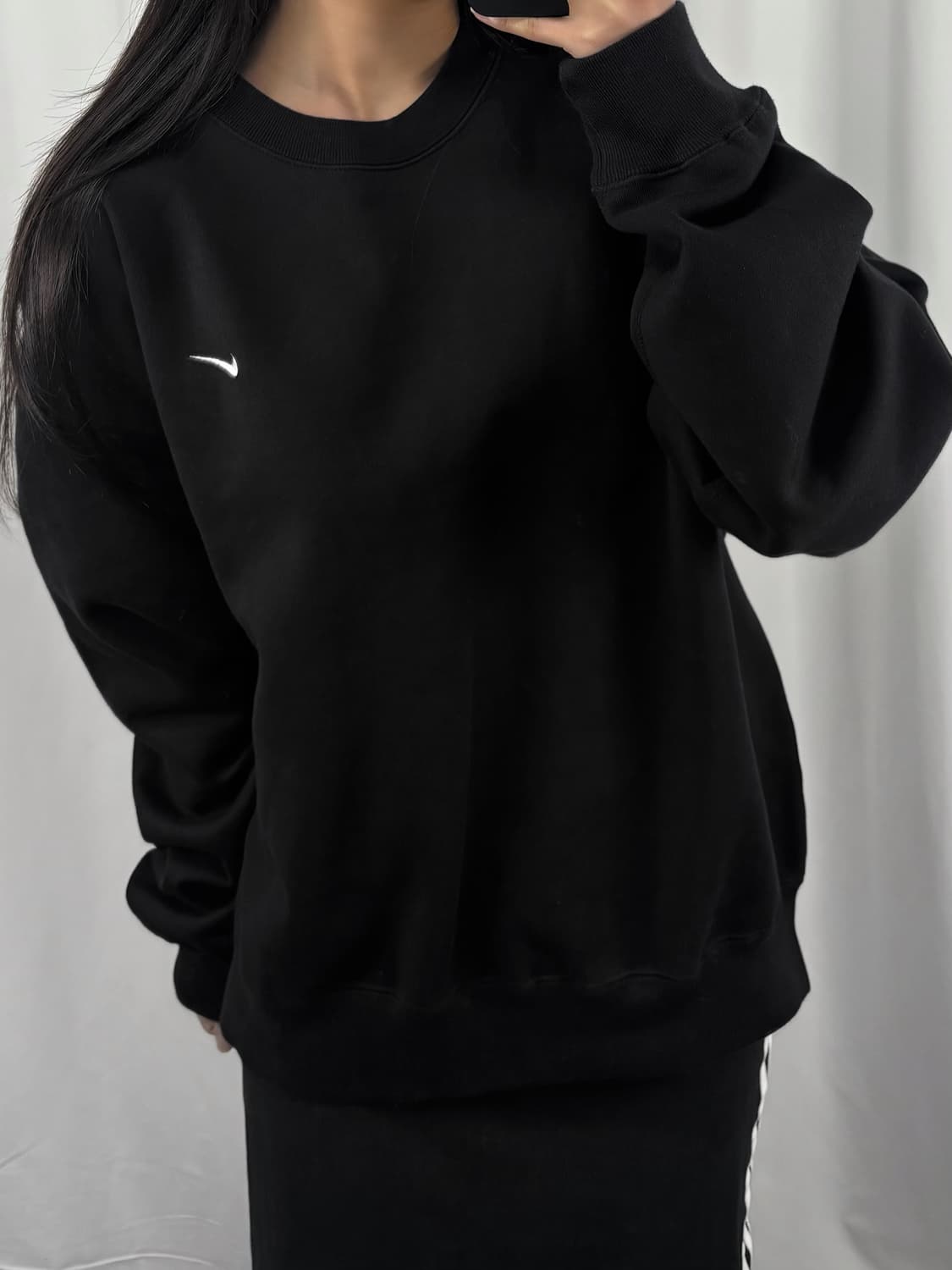 나이키 솔로 스우시 NRG 블랙 맨투맨 상품이미지2