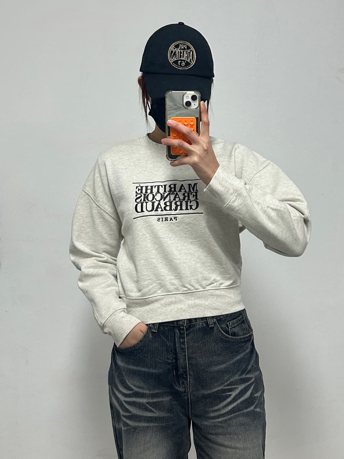 마리떼 프랑소와 저버 빅로고 크롭 맨투맨 상품이미지1