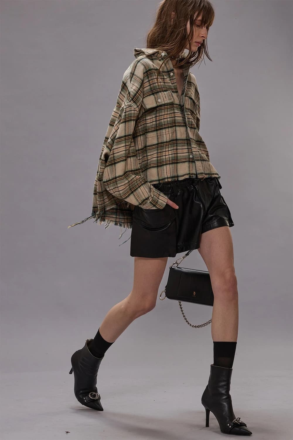 [투어스 도훈님 착용] R13 25fw 워크 디스트레스트 셔츠 상품이미지1