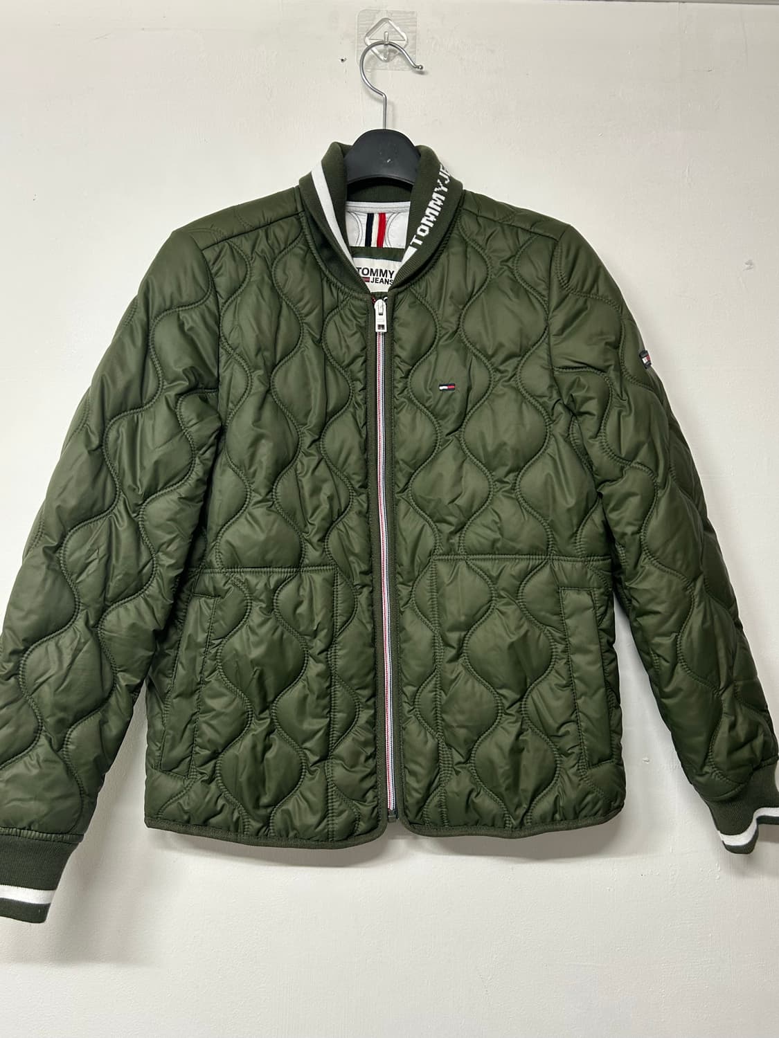 타미힐피거 퀄팅 패딩 카키 xs 상품이미지2