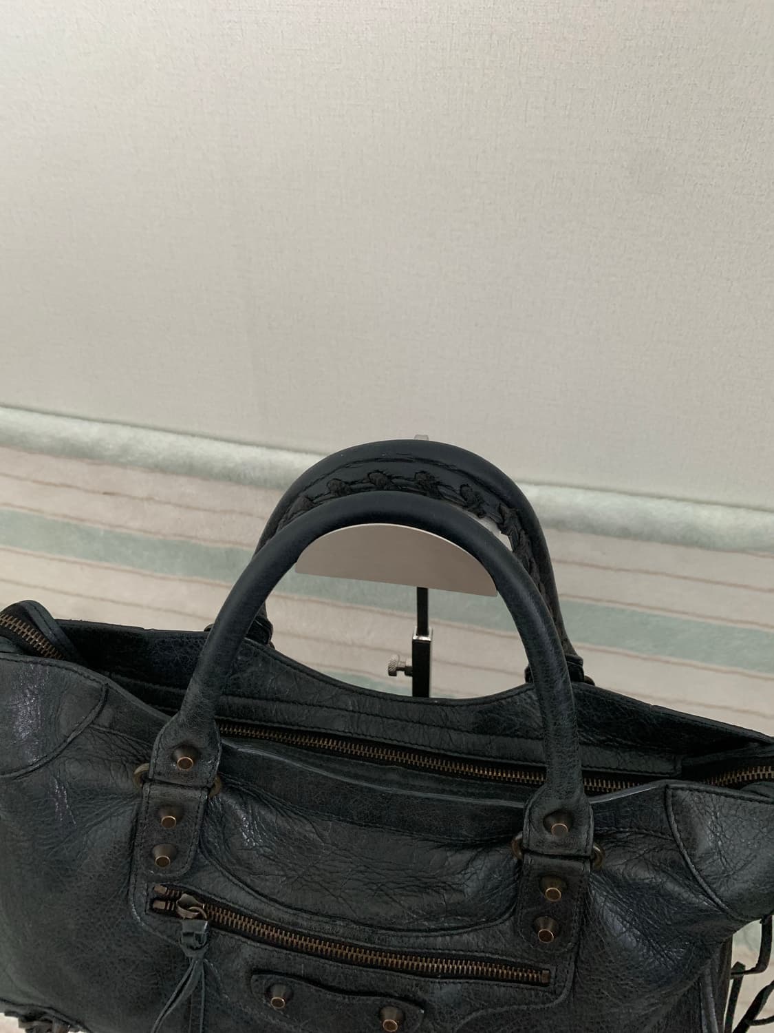 발렌시아가 모터백 시티백 블랙 정품  상품이미지3