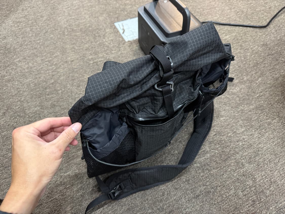 케일 롤탑 크로스백 팝니다 상품이미지5