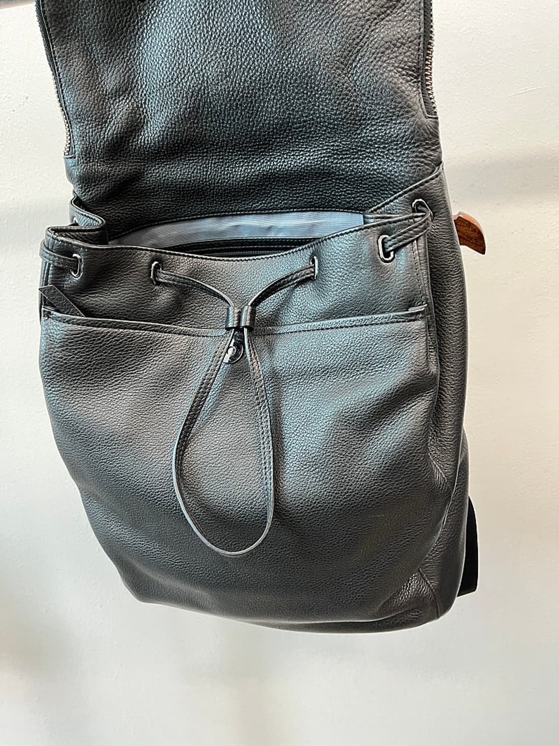 투미 블랙 가죽 백팩  상품이미지5