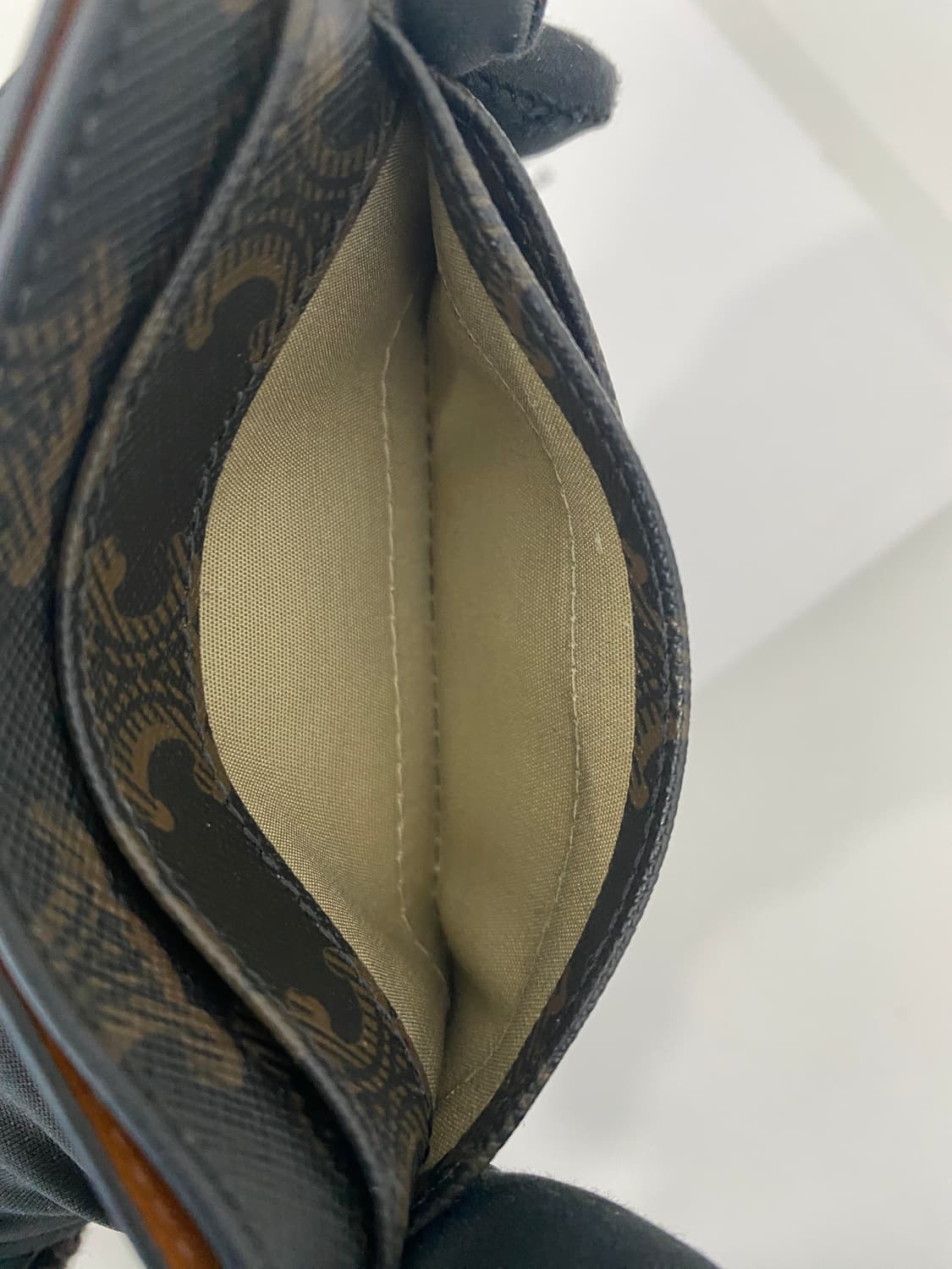 셀린느 트리옹프 카드지갑 상품이미지9