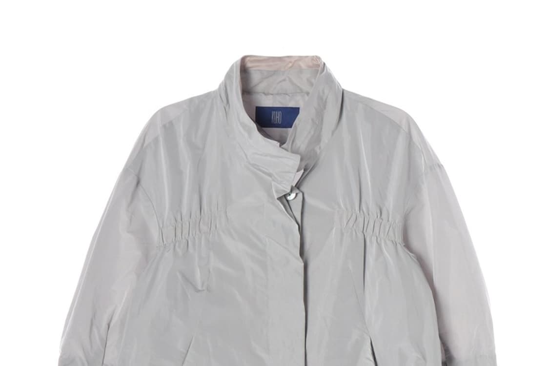 KUHO 셔링 디테일 바람막이 코트 상품이미지3