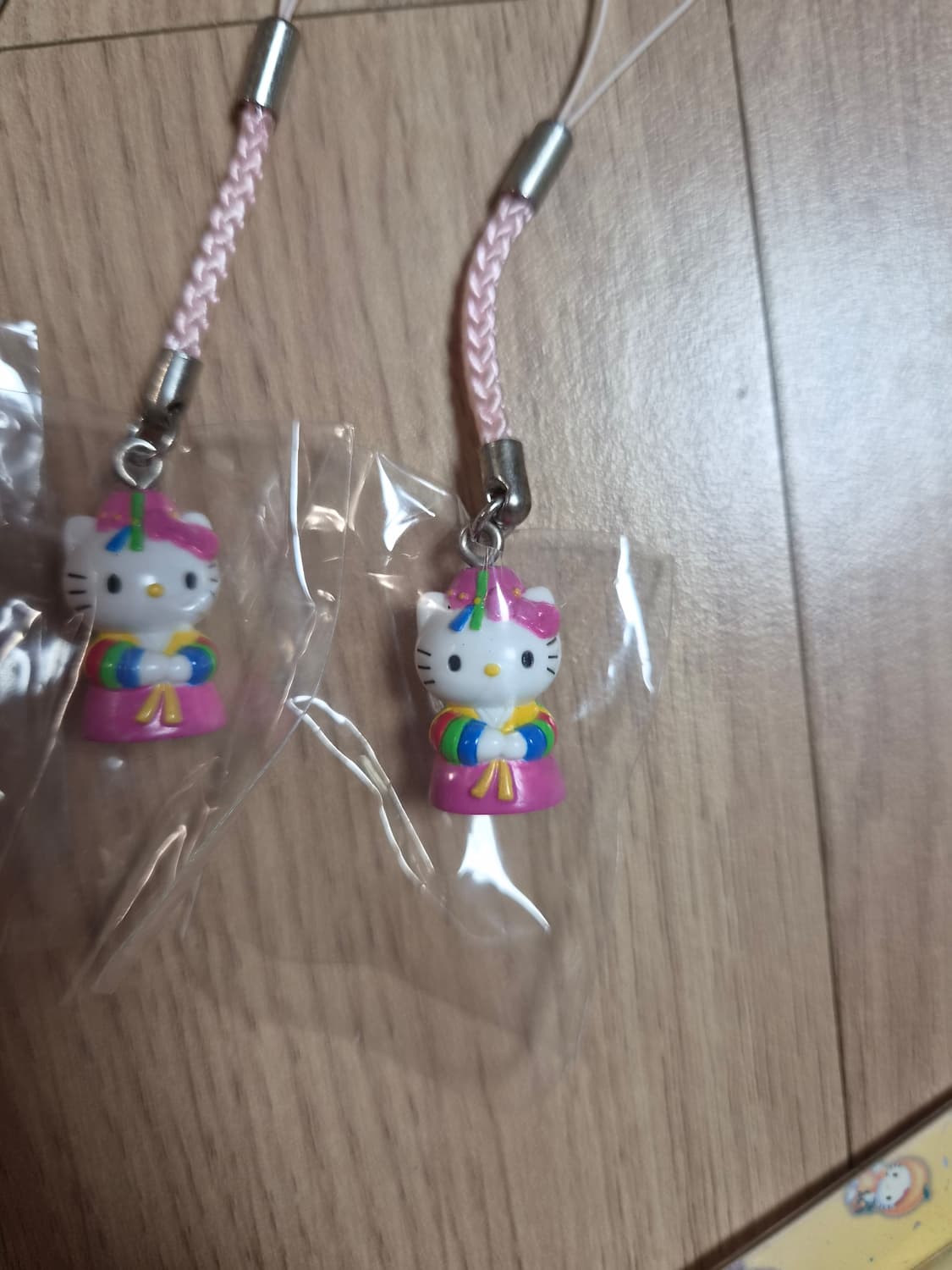 헬로키티 고전키티 한복키티 스트랩 키링 상품이미지2