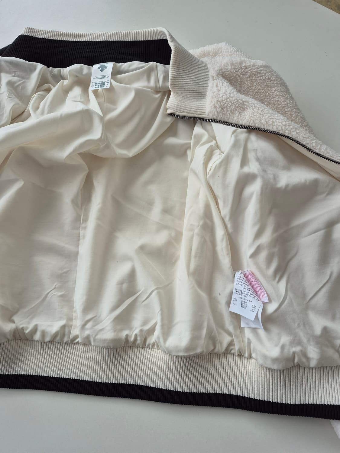 데상트 아이보리 뽀글이 플리스 자켓(S 상품이미지9