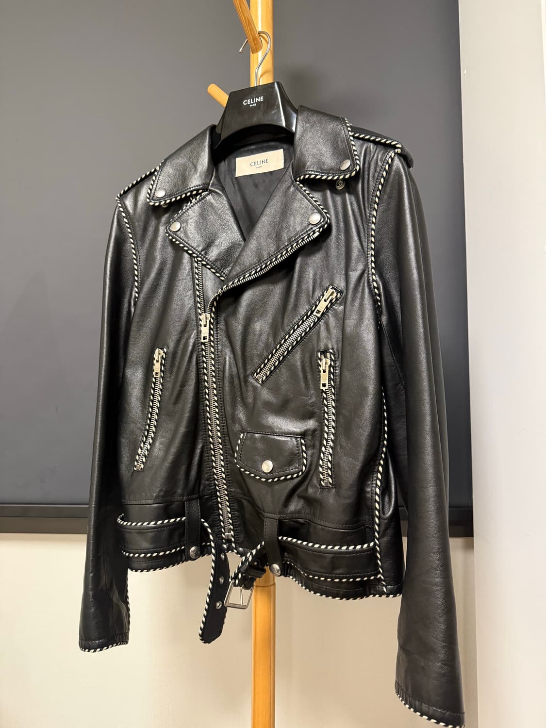 [46] 19fw 셀린느 파이핑 레더 자켓 상품이미지4