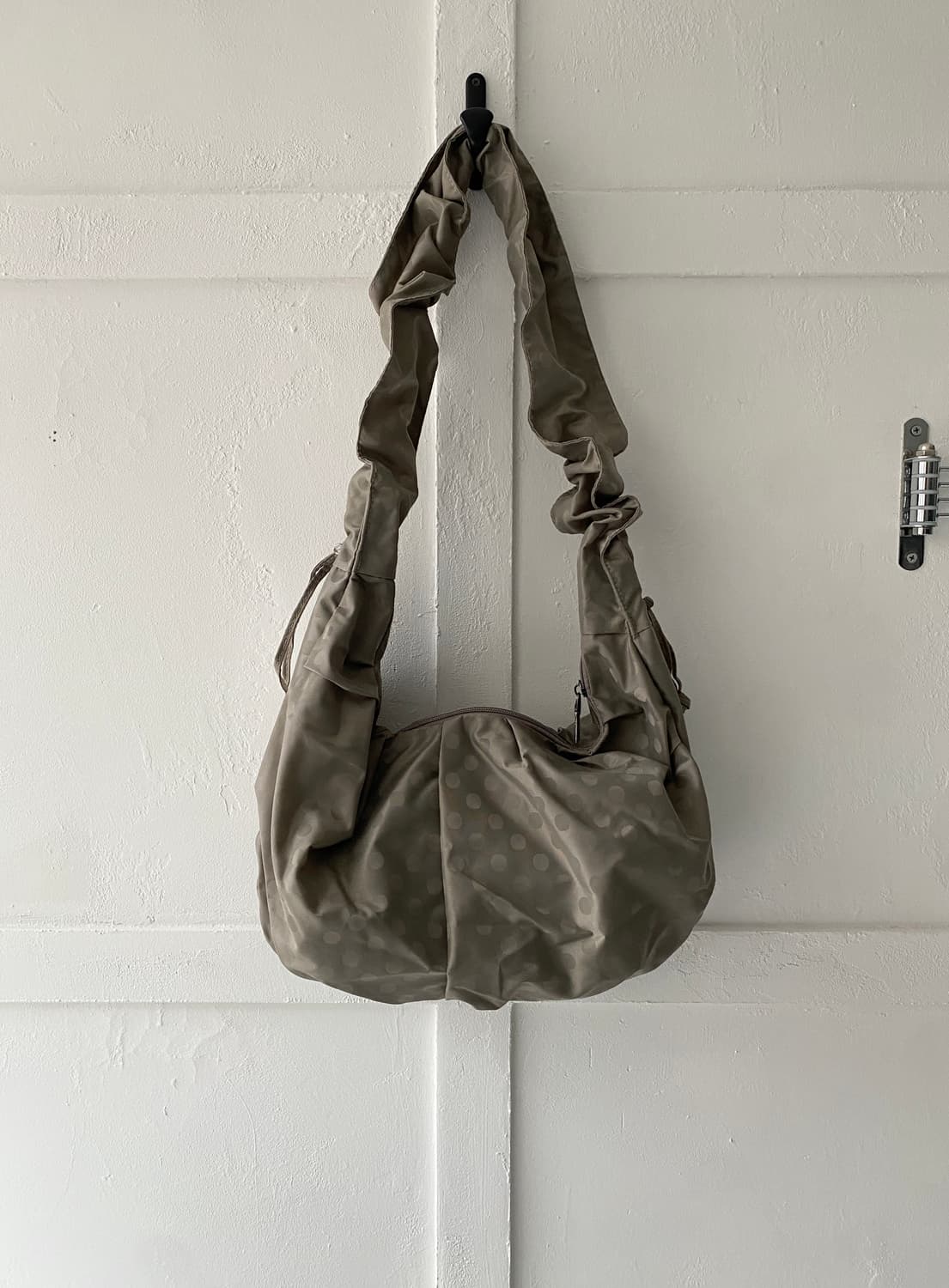 [Y’saccs] 도트 셔링 숄더백 상품이미지2