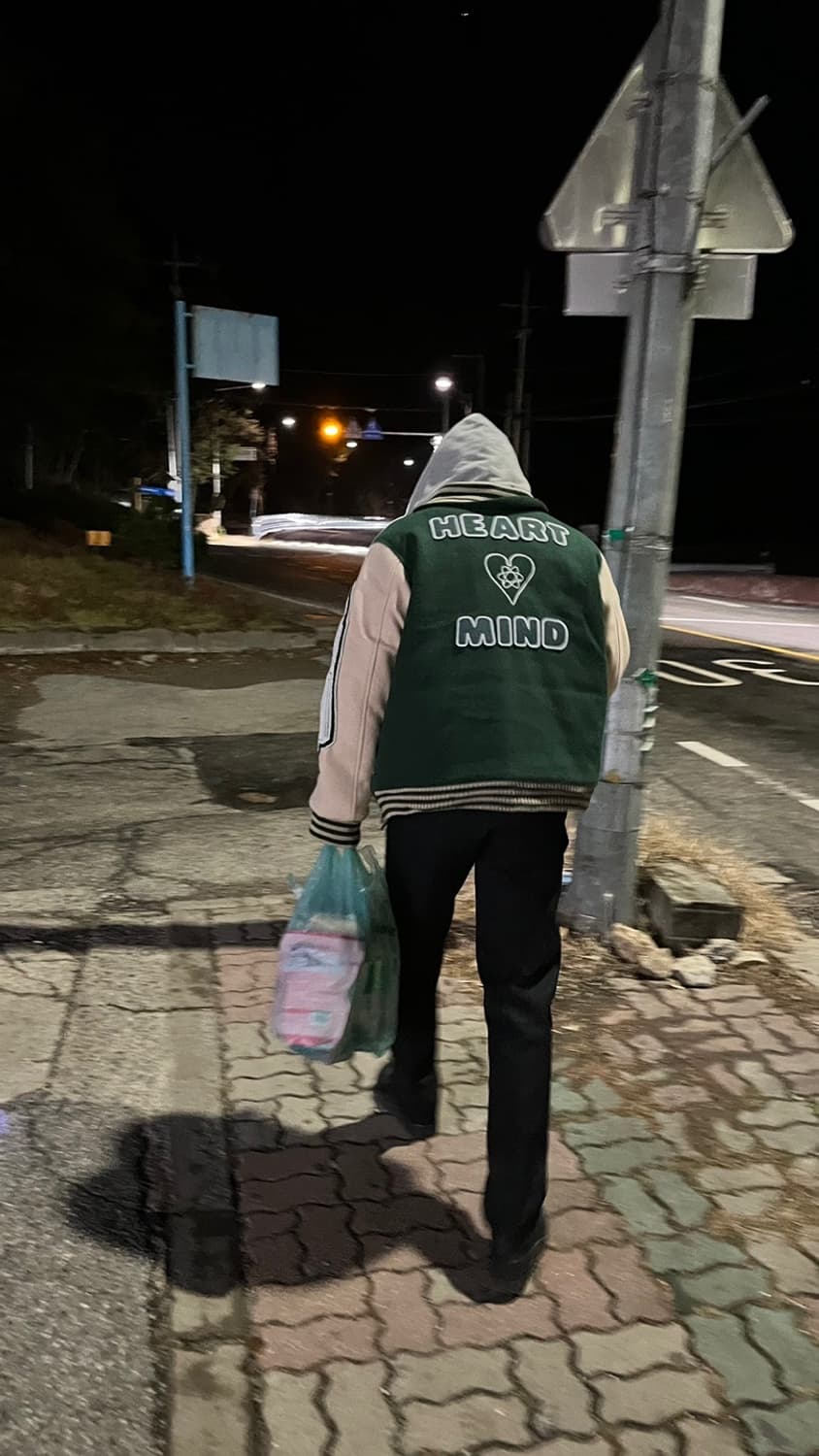 빌리네어 보이즈 클럽 바시티 L 상품이미지1