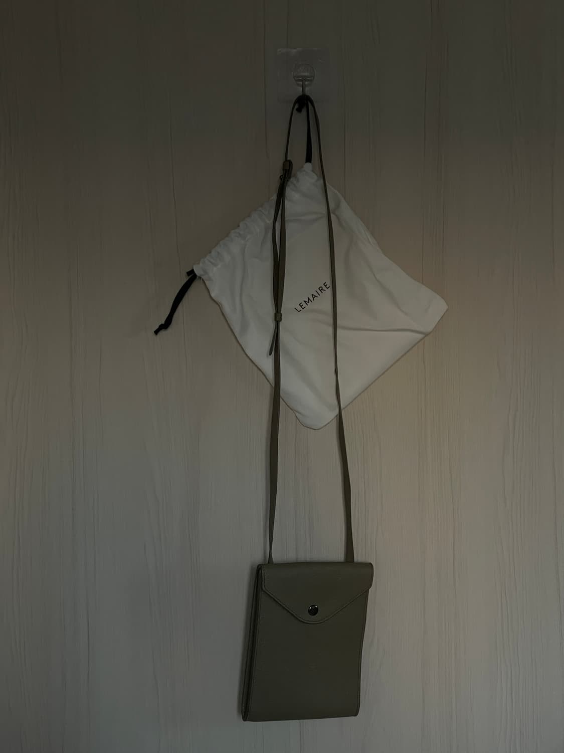 르메르 엔벨로프백 거의새상품 판매해요 상품이미지3