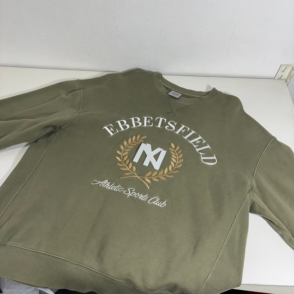 L 이벳필드 카키 자수 맨투맨 상품이미지1