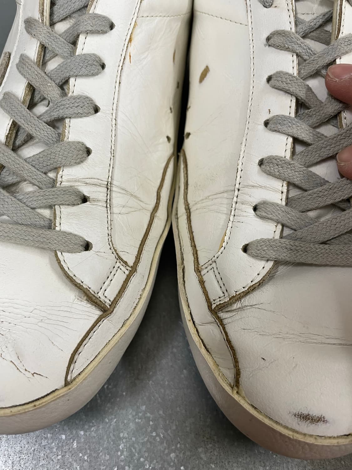 골든구스 슈퍼스타 실버탭 스니커즈 화이트 39 상품이미지7