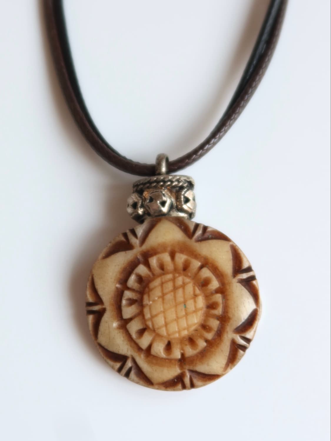 carved flower necklace 상품이미지4