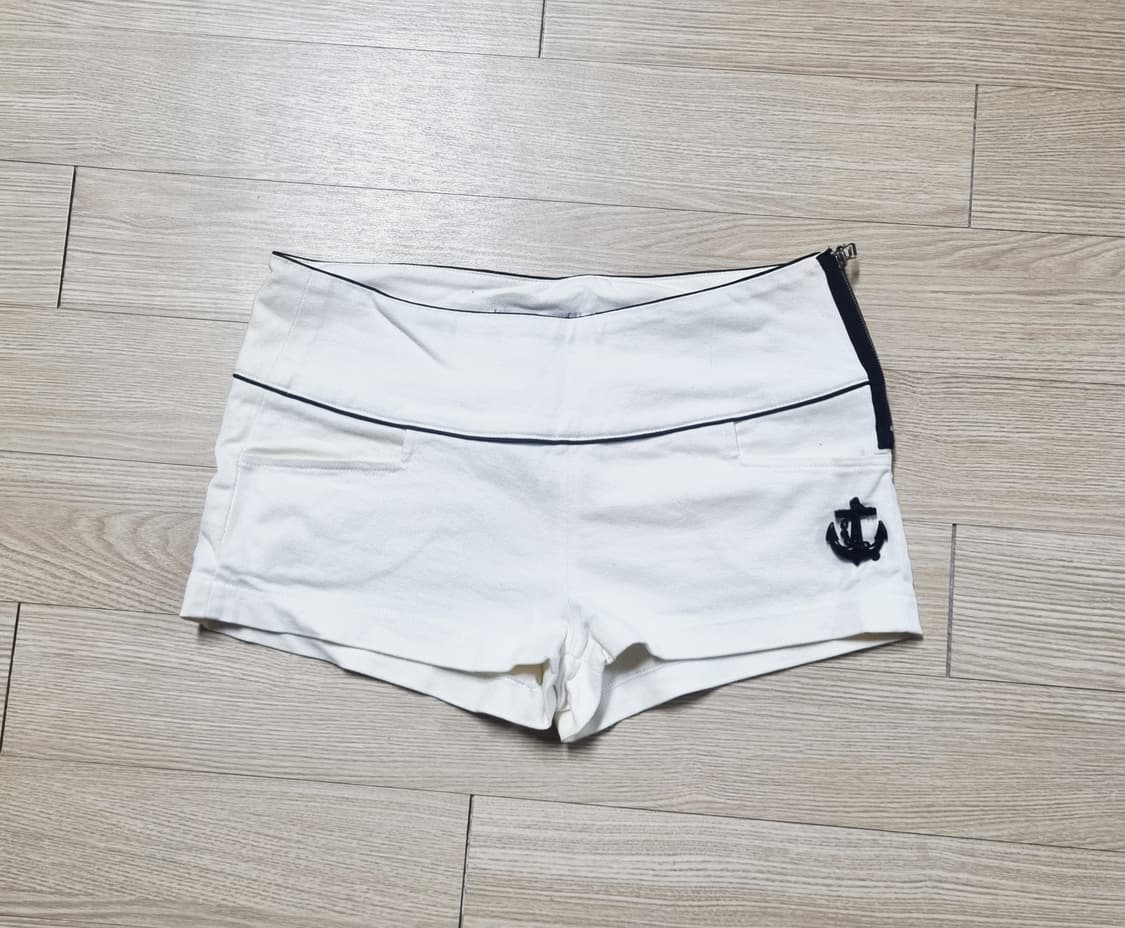 마린 화이트 반바지  상품이미지1