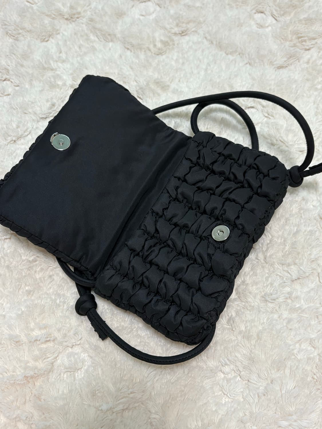 코스 퀼팅 구름백 미니 크로스백 상품이미지3