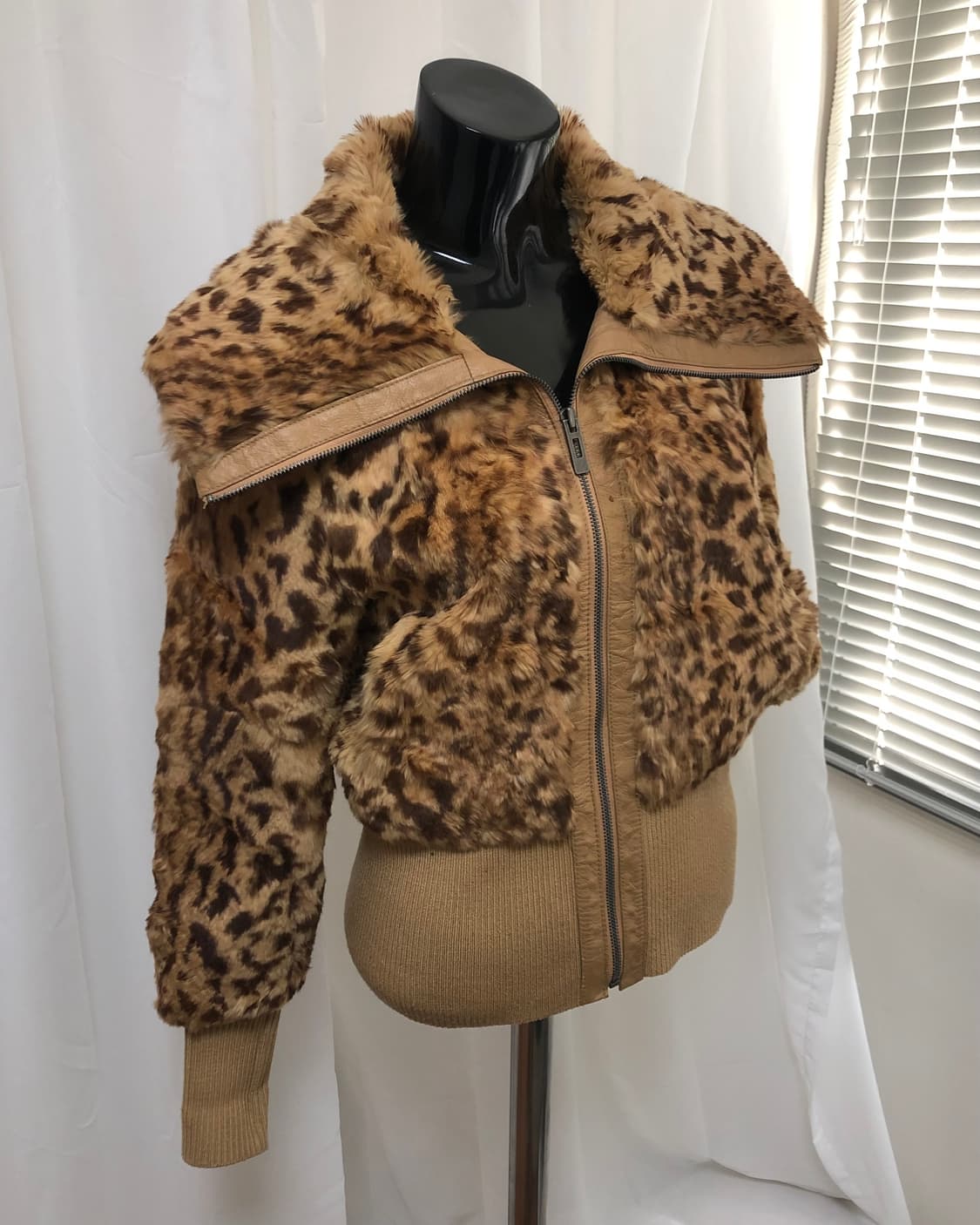 레빗퍼 빅카라 자켓 상품이미지4