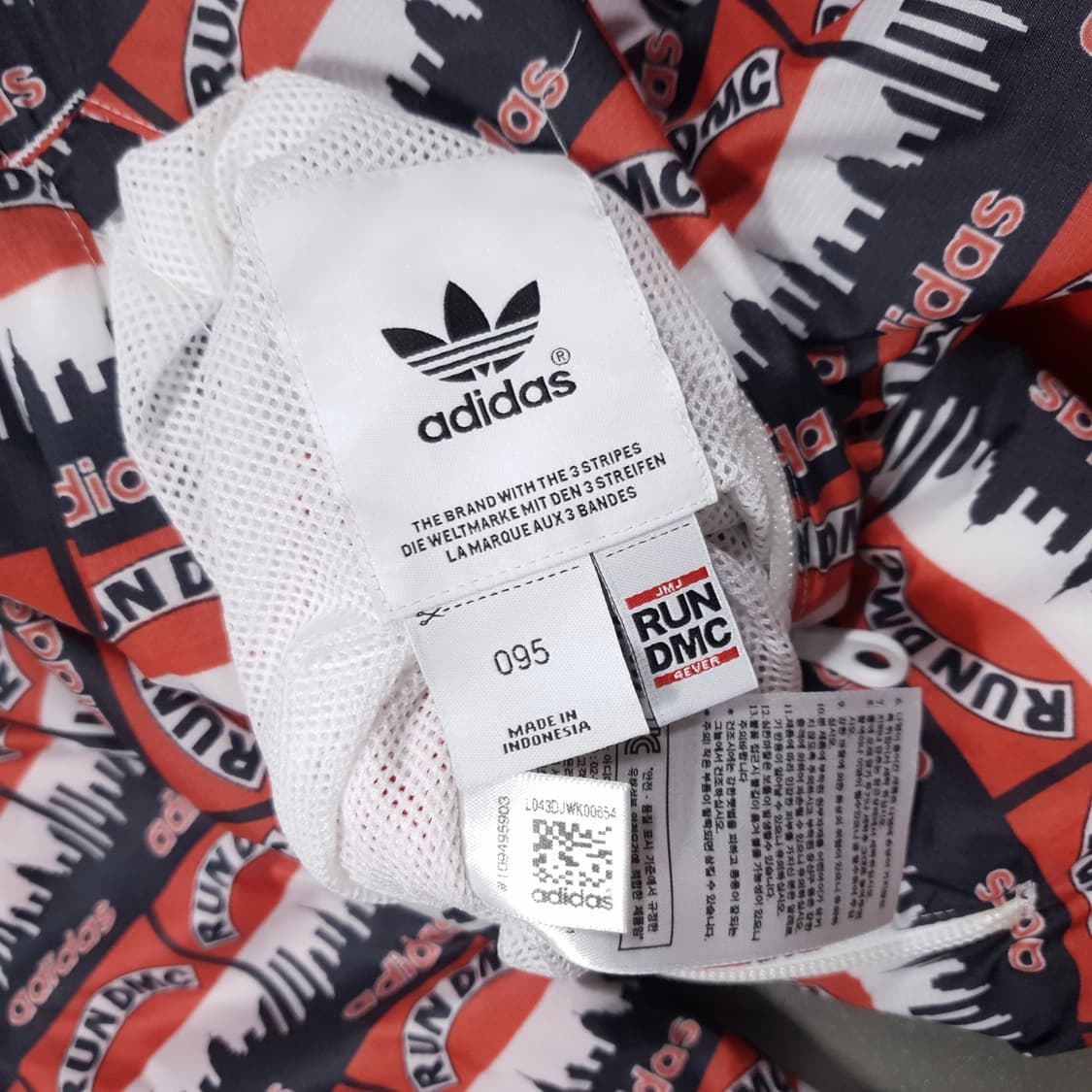 아디다스 X RUN DMC 콜라보 한정판 양면 리버서블 바람막이 져지 상품이미지7